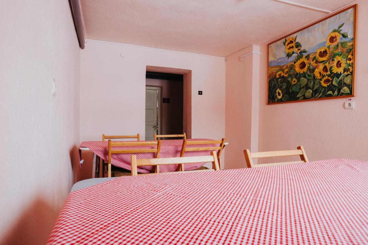 Pension Rose-Trandafirul บอร์เซค ภายนอก รูปภาพ